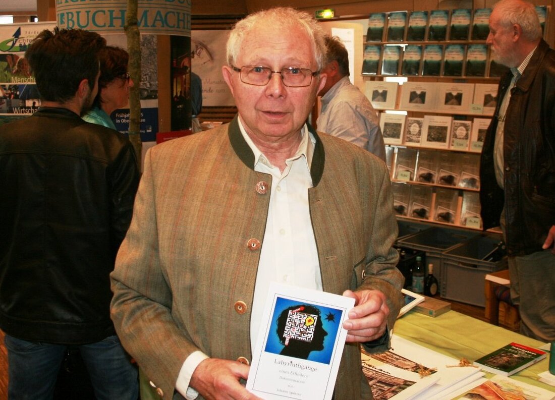 Wunsiedel/Pullenreuth. Auf der Buchmesse in Wunsiedel stellte in diesem Jahr auch Johann Spörrer aus Pullenreuth sein neuestes Buch vor. Immerhin hat er inzwischen sein drittes Buch geschrieben: Darin behandelt er [&hellip;]