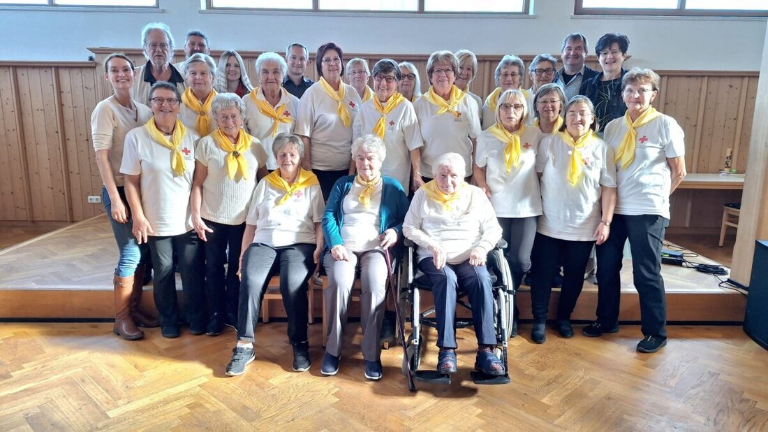 Oberbibrach. Die BRK-Seniorengymnastikgruppe Lebensfreude feierte ihr 35-jähriges Bestehen mit einer Jubiläumsfeier. Auftritte und Ehrungen für 13 Gründungsmitglieder sowie Dank an Übungsleiterin Anni Priebe prägten den Abend.