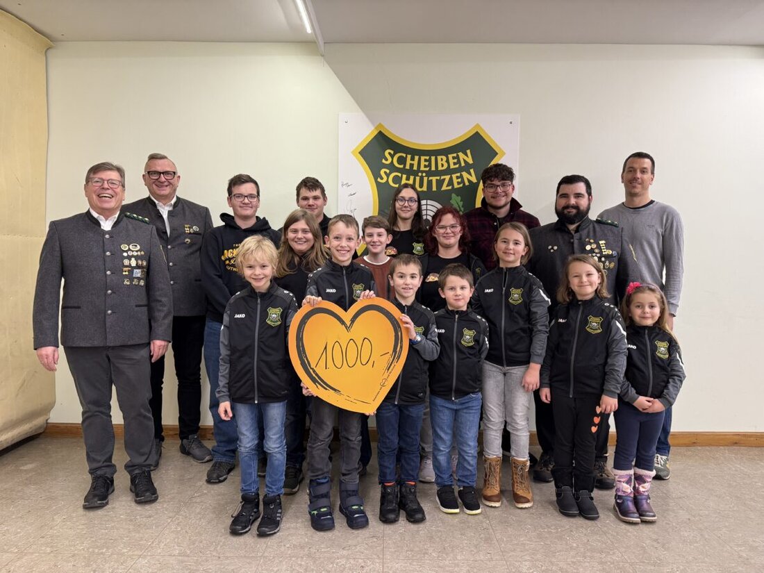 Weiherhammer. Bei einem Kommersabend der SSG Weiherhammer wurden die Leistungen der Schützenjugend geehrt und eine Spende von 1000 Euro für Jugendförderung überreicht.