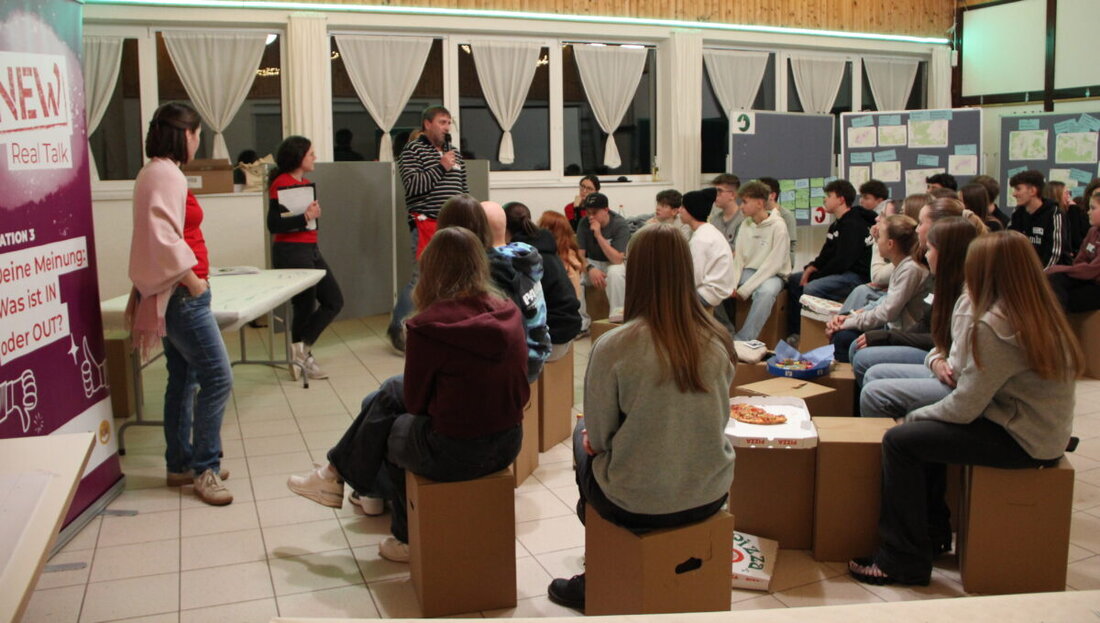 Kirchenthumbach. „Mehr Sportmöglichkeiten, mehr Verkehrssicherheit, mehr Freizeitangebote“ - der Gruppen-Workshop des NEW Real Talk eröffnet interessante Einblicke in die Gedankenwelt der Kirchenthumbacher Nachwuchsgeneration.