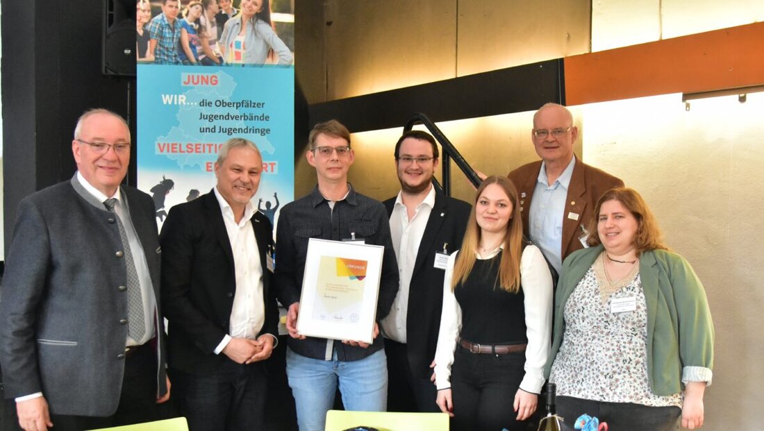Weiden. Am 5. Samstag fand die Frühjahrs-Vollversammlung des Bezirksjugendrings Oberpfalz im Jugendzentrum statt. Dabei kamen Vertreter der Mitgliedsverbände sowie der Stadt- und Kreisjugendringe zusammen, um sich am Vormittag in Arbeitskreisen über aktuelle Entwicklungen der Jugendpolitik und der Jugendverbandsarbeit auszutauschen. 