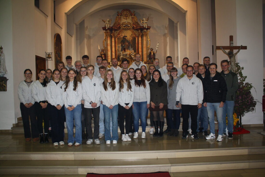 Burkhardsreuth. Beim Jugendgottesdienst zum Weltmissionstag zeigte die Katholische Landjugend mit dem Bild von Steinen, Kieseln und Sand, wie klug gesetzte Prioritäten tragen. Vier neue Mitglieder wurden aufgenommen.