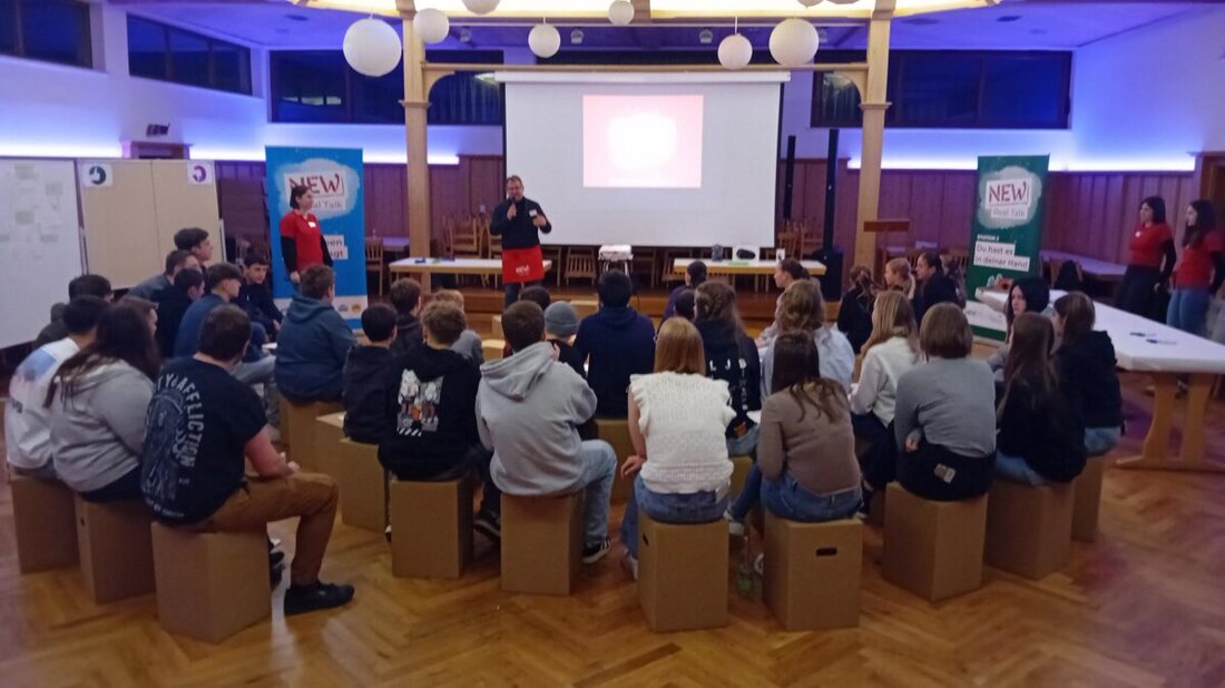 Oberbibrach. Beim NEW Real Talk tauschten 39 Jugendliche Ideen für Gemeindeverbesserungen aus, wünschten sich unter anderem einen Döner-Imbiss und eine Motocross-Strecke. Das Event erzielte positive Resonanz bei Teilnehmenden und Organisatoren.