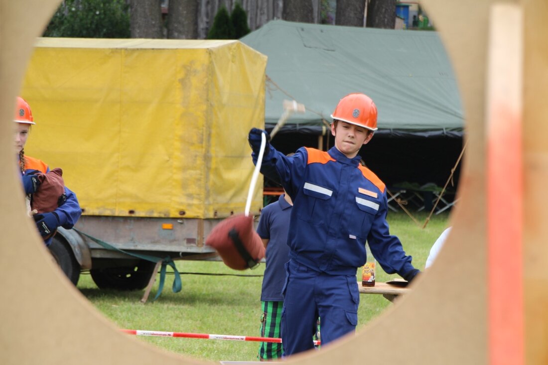 Mantel. Die Jugendfeuerwehr Mantel 1976 im Gasthaus von Max Heindl gegründet und feierte am Wochenende bereits ihr 40-jähriges Bestehen. Zu diesem Anlass trafen sich hier 10 Jugendfeuerwehren zum Jugendwettkampf und anschließendem Zeltlager.  [&hellip;]