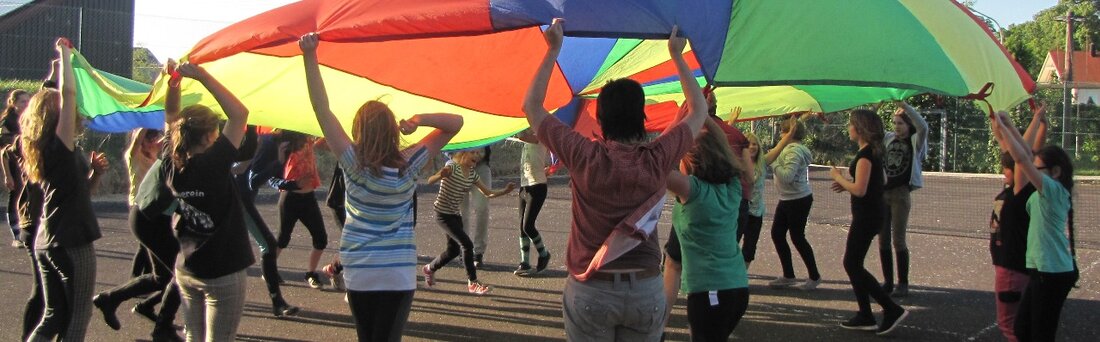 Tirschenreuth. Wer sich gerne um Kinder und Jugendliche kümmert, sollte sich für die Schulung zum Jugendleiter anmelden. Nach dem Abschluss erhält man dort die Jugendleitercard. Ob im Sportverein, bei der Feuerwehr oder [&hellip;]