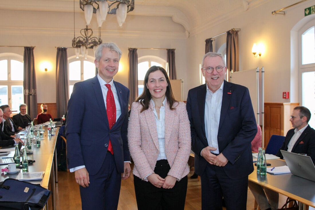 Amberg. Ab dem Sommersemester 2026 übernimmt Prof. Dr. Julia Heigl das Amt der Vizepräsidentin für Studium, Lehre und Internationales an der OTH Amberg-Weiden. Sie bringt breite Erfahrung aus Wissenschaft und Wirtschaft mit.