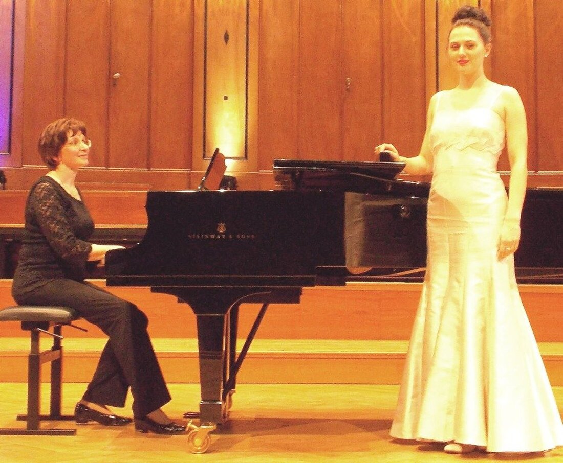 Parkstein/Bad Kissingen. Nach dem Erfolg beim Regionalwettbewerb überzeugte Annika Krämer aus Parkstein jetzt auch beim Landeswettbewerb „Jugend musiziert“ in Bad Kissingen. Im denkmalgeschützten Regentenbau, normalerweise Konzertsaal für hochrangige internationale Künstlerinnen [&hellip;]