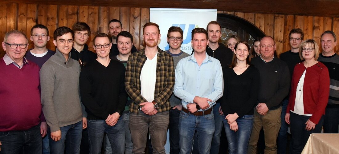 Neustadt/WN. „Man spürt eine Aufbruchstimmung“, freute sich Zweiter Bürgermeister Heinrich Maier bei der Jahreshauptversammlung der Jungen Union in der Trattoria Santa Sophia. Ulrich Kißler ist der neue Vorsitzende der über [&hellip;]