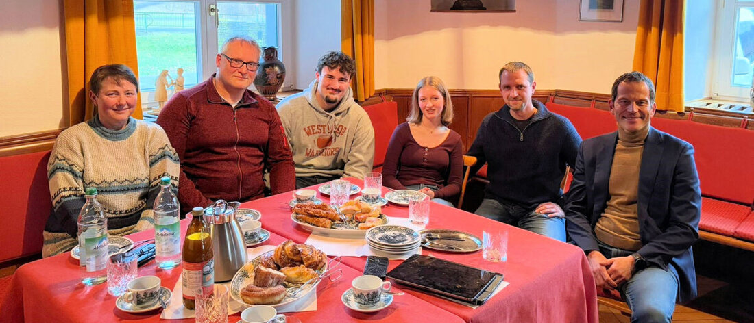 Pleystein. Albert Rupprecht ermöglicht über das Parlamentarische Patenschaftsprogramm jungen Menschen, darunter Raffael Michl und Emma Schinabeck, ein Austauschjahr in den USA. Das Programm fördert interkulturellen Austausch und bietet Einblicke in die amerikanische Kultur und Bräuche.