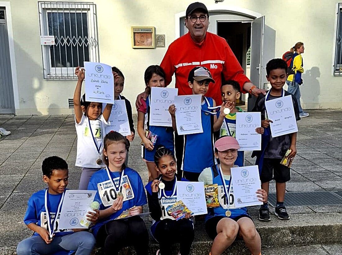 Weiden. Beim Frühjahrslauf starteten junge Athleten des TB Weiden energiegeladen in die Laufsaison. Kinder und Schüler erzielten Erfolge auf 800m und 2.200m Strecken und erhielten bei der Siegerehrung Urkunden.