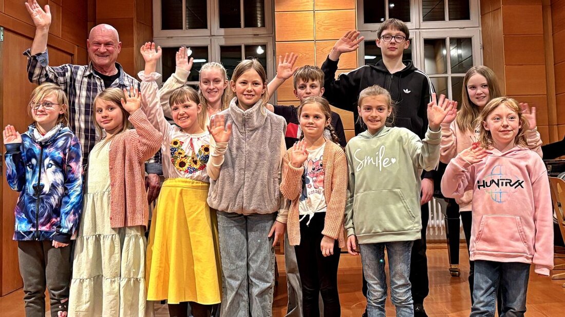Weiden. Schülerinnen und Schüler der Klavier- und Gitarrenklasse von Wolfgang Charanza überzeugten bei einem Vorspiel mit Vielfalt und Spielfreude. Von Klassik bis Pop boten sie klare Auftritte an der Franz-Grothe-Schule.