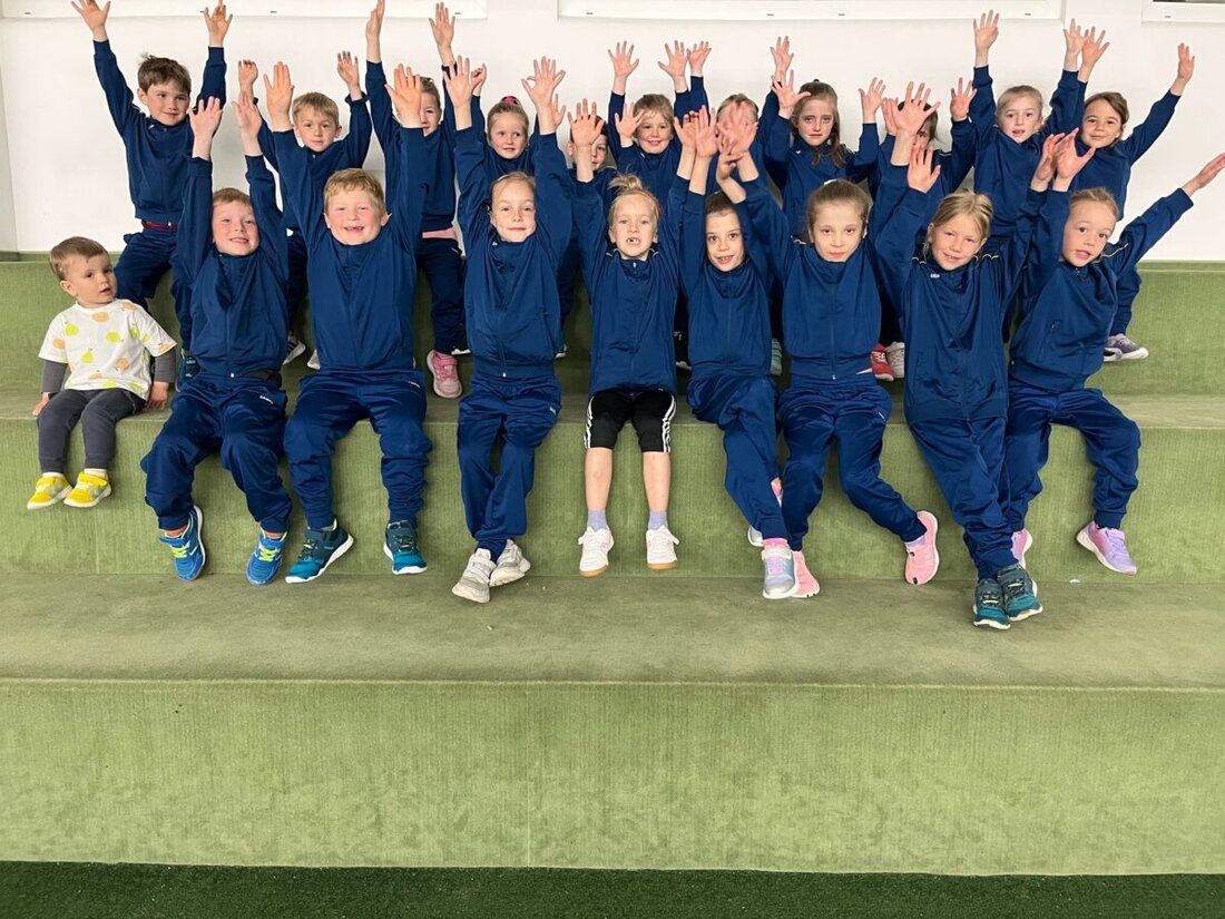 Schirmitz. Knapp vierzig große und kleine Tennis-Fans der SpVgg Schirmitz trainierten während der Wintermonate regelmäßig in der Halle des TC am Postkeller. Zum Abschluss der Wintersaison stand nun für die Kids eine Tennis-Olympiade auf dem Programm, bei der sie zeigen konnten, was sie in den vergangenen Monaten gelernt hatten. 