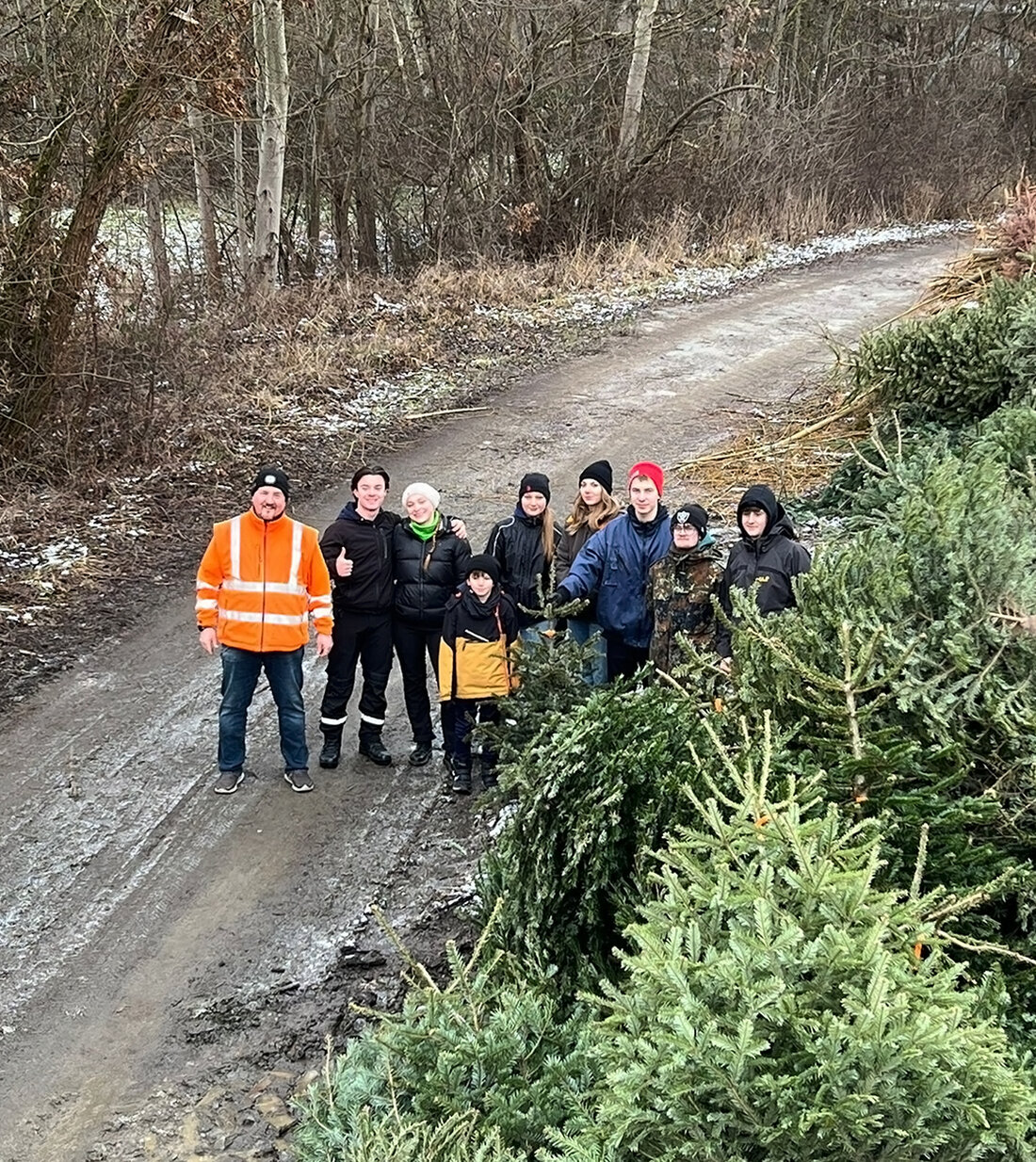 Pirk. Die Junge Union Pirk sammelte am Samstag bei ihrer Sammelaktion erfolgreich 142 ausgediente Christbäume ein.