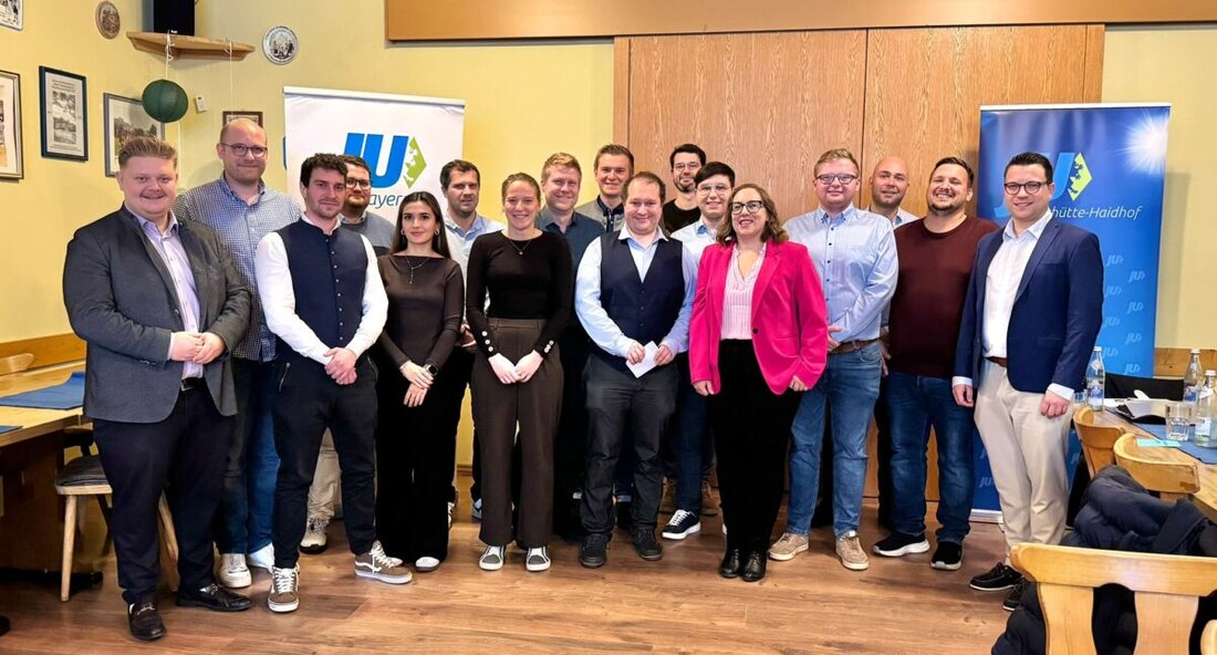 Maxhütte-Haidhof. Die Junge Union hat im Dorfgemeinschaftshaus Pirkensee ihre Liste für die Stadtratswahl aufgestellt, zum zweiten Mal seit 2020. Schwerpunkte sind Verkehr nach Regensburg, faire Baulandvergabe und gute Finanzen.