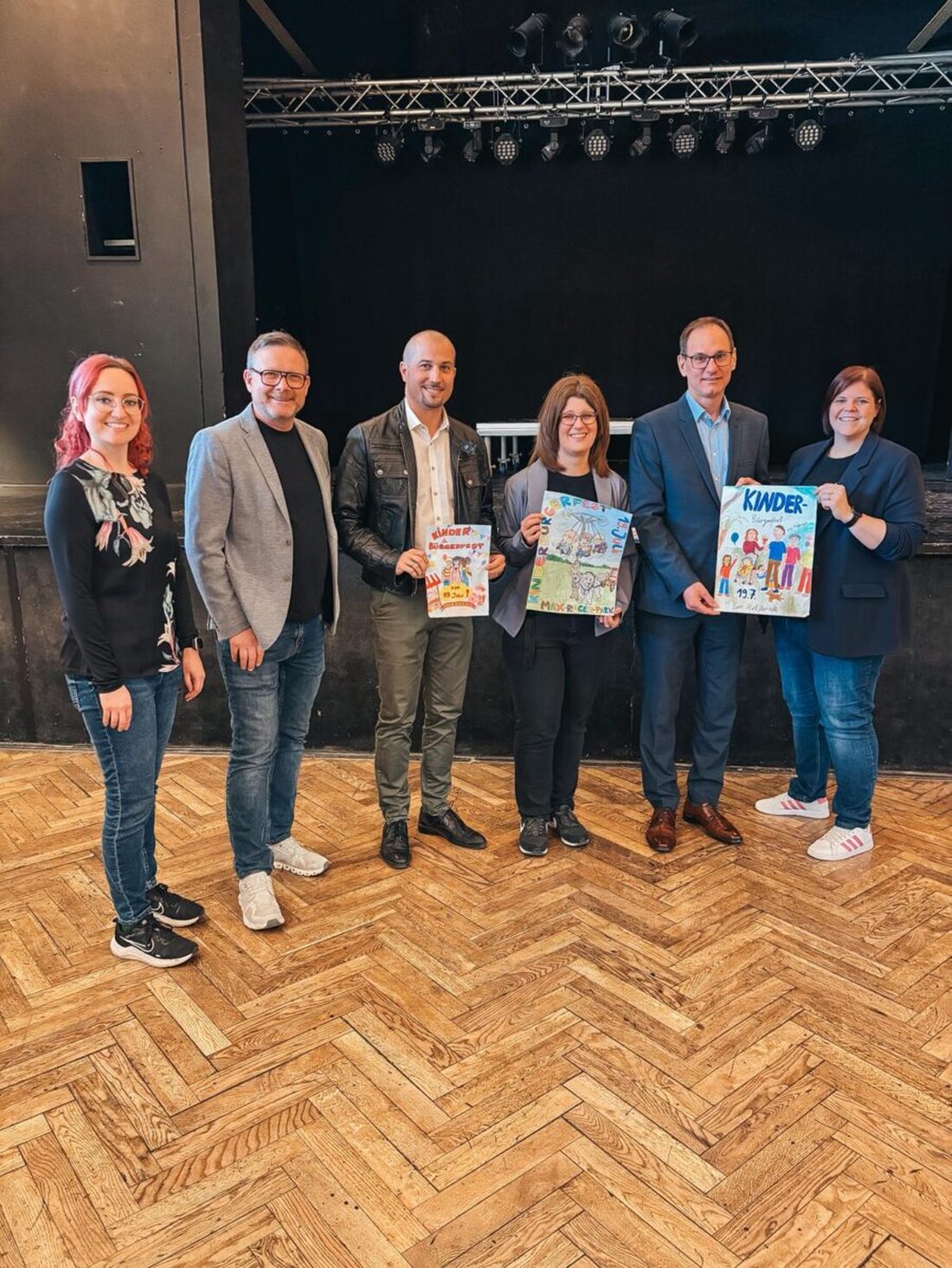 Weiden. Das Kinderbürgerfest gehört seit über drei Jahrzehnten fest zum Sommer in Weiden – und genauso lange gestalten Kinder selbst mit, wie dafür geworben wird. Seit 1994 lädt der Stadtjugendring Weiden jedes Jahr zu einem Malwettbewerb ein, bei dem junge Künstlerinnen und Künstler ihre Vorstellungen vom Kinderbürgerfest zu Papier bringen. Aus ihren Bildern entsteht später das offizielle Plakat für das Fest.