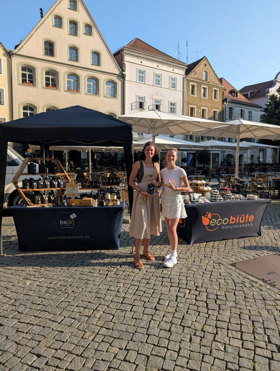 Amberg. Vom 24. November bis 6. Dezember 2025 zeigt das Stadtlabor einen Pop-up-Store von be[e] squeeze und ecoblüte Naturkosmetik. Honig, Bio-Pflege und Geschenkideen laden in der Adventszeit zum Entdecken ein.