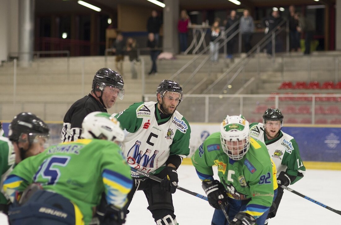Mitterteich. Mit dieser Wende hätte wohl niemand gerechnet: Nach einer mit vier Niederlagen und einer Spielabsage – glimpflich gesagt – nicht rund laufenden Vorbereitung haben die Drobny Cracks Mitterteich überraschend [&hellip;]