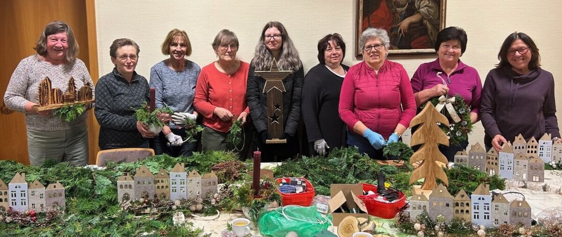 Immenreuth. Am Samstag, 22. November, laden die KAB-Frauen ab 14 Uhr ins Herz-Jesu-Pfarrheim zum Advents- und Weihnachtsbasar ein. Es gibt Deko, Holzarbeiten, Adventskränze sowie Punsch, Stollen und eine Tombola.