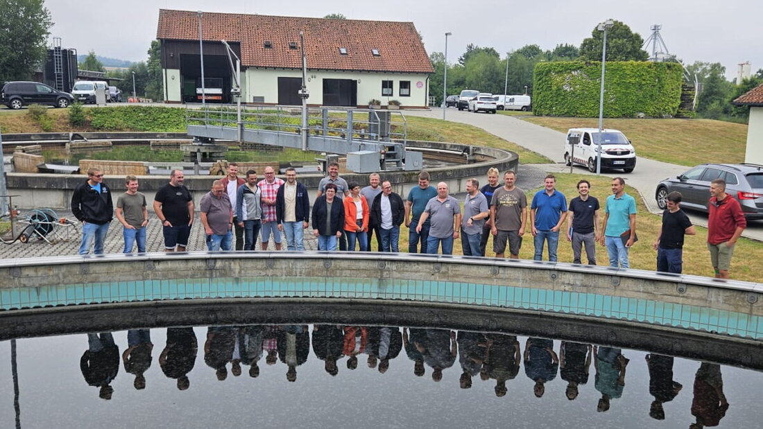 Eschenbach. Die neue EU-Richtlinie "KARL" zur Abwasserbehandlung, die strengere Grenzwerte einführt, war Hauptthema eines Fortbildungstages für Klärwärter in Eschenbach. Sie sieht bis 2027 unter anderem eine Halbierung des Mindeststandards für die Abwasserbehandlung vor.