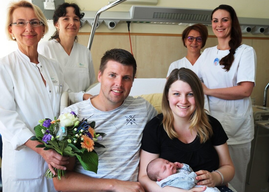 Marktredwitz/Mitterteich. Am 3. Juli hat Korbinian Lippert das Licht der Welt erblickt. Und dieser Geburtstag war ein ganz besonderer im Klinikum Fichtelgebirge, denn der kleine Korbinian ist das 250. Baby, [&hellip;]