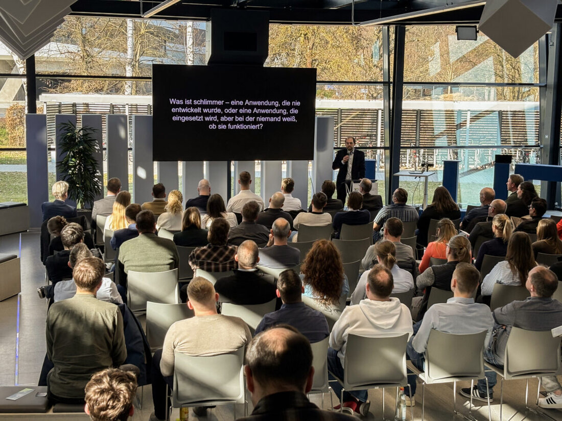 Weiherhammer. Rund 90 Teilnehmende besuchten die vierte Konferenz zu Digitalisierung und KI im Mittelstand von LUCE Stiftung, fortiss und OTH Amberg-Weiden. Im Fokus standen Deep Learning, Robotik und Automatisierung.