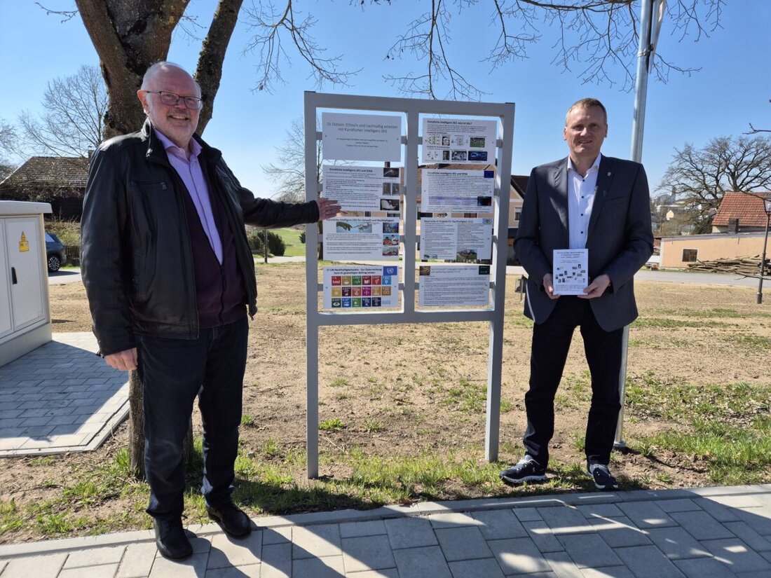 Maxhütte-Haidhof. Der Besinnungsweg zur Arbeit wurde um eine Station zum Thema "Ethisch und nachhaltig arbeiten mit KI" ergänzt, einschließlich Poster und eines Gebets von chatGPT.