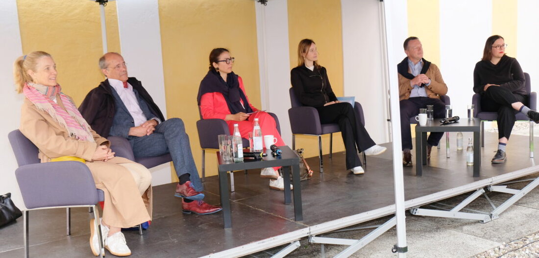 Speinshart. Wie verändert Künstliche Intelligenz das kreative Schaffen und wie kann gerade in ländlichen Regionen die kulturelle Praxis davon profitieren? Spannende Fragen, die im Kloster Speinshart bei einer Sonntagsmatinée beleuchtet wurden. 