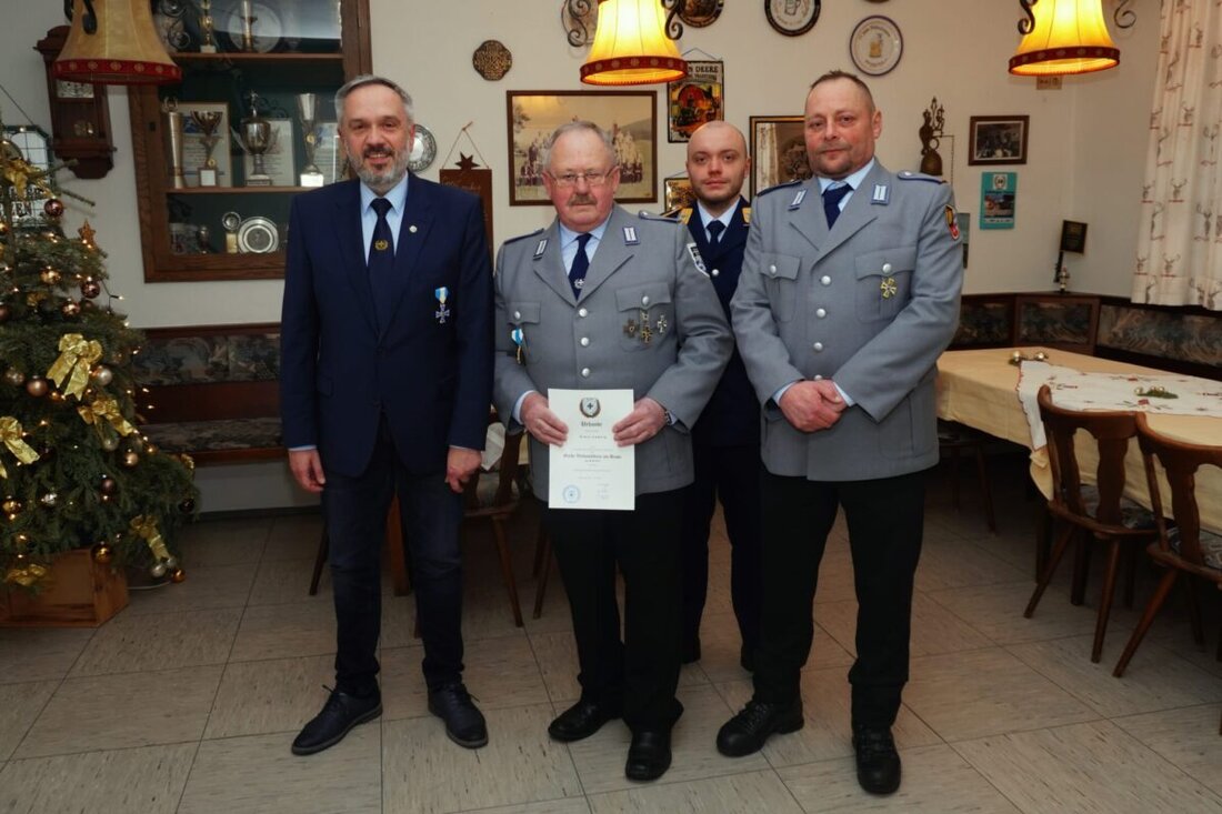 Waldeck. Bei der Jahreshauptversammlung der Krieger- und Soldatenkameradschaft wurden Mitglieder geehrt und das vergangene Vereinsjahr besprochen. Besondere Ehrungen erhielten Andreas Reger mit dem Verdienstkreuz 1. Klasse und Ernst Ludwig mit dem großen Verdienstkreuz des BSB.