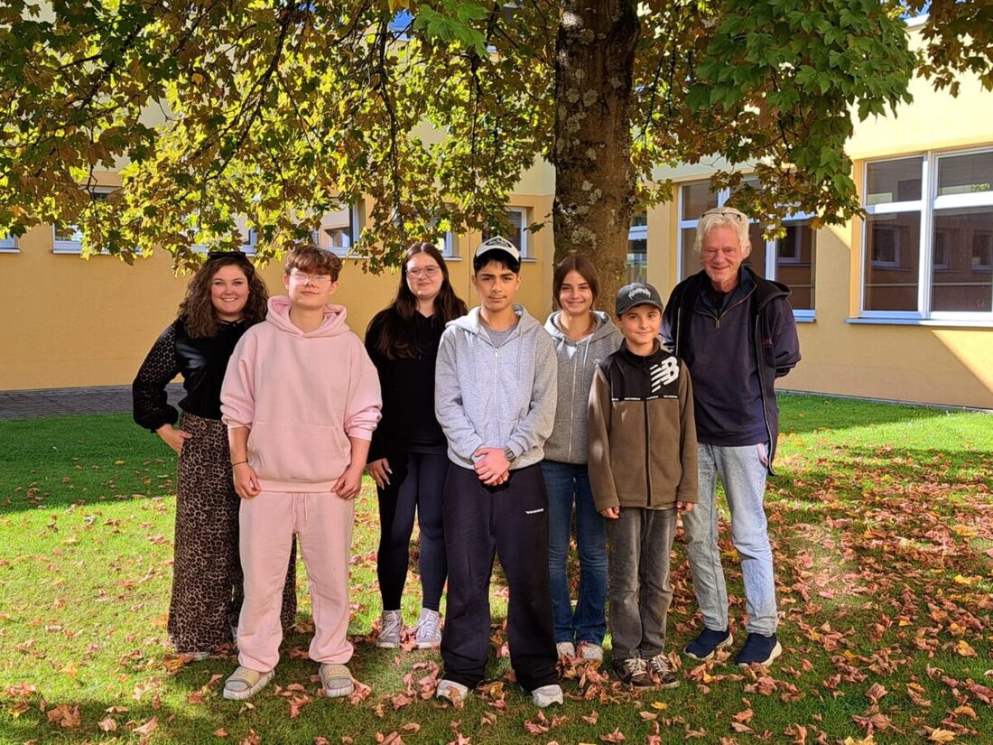 Pressath. An der GMS Pressath wurde Schülersprecher Kaan Patar wiedergewählt, Stellvertreter sind Toni Hänisch und Theresa Dziwok, die Wahl lief reibungslos und das SMV-Team wurde erweitert.