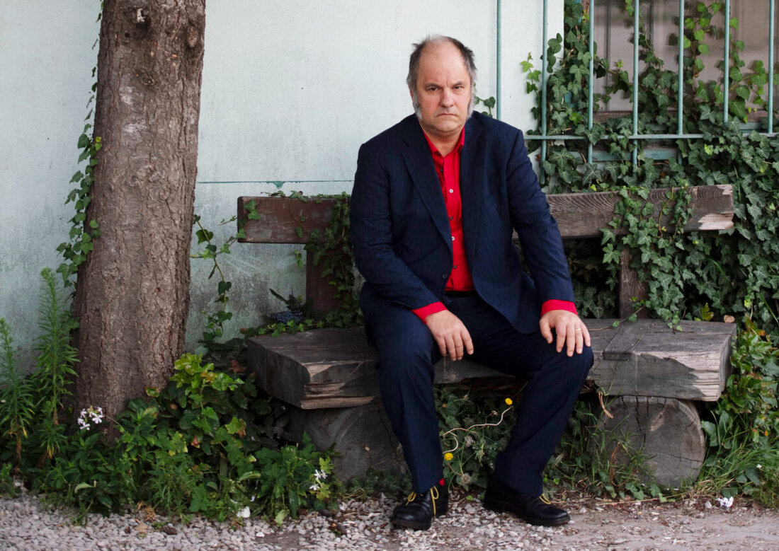 Windischeschenbach. Kabarettist Matthias Egersdörfer gastiert am Donnerstag, 3. September 2026, mit „langsam“ im Schafferhof – ein abendfüllendes Plädoyer für Entschleunigung mit gewohnt scharfem Humor.