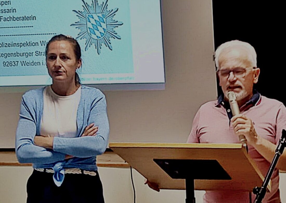 Schirmitz. Der Seniorennachmittag der Pfarrei Schirmitz hatte es in sich: Neben duftendem Kaffee und frisch gebackenem Zwetschgenkuchen gab es diesmal auch handfeste Informationen, direkt von der Kriminalpolizei Weiden.