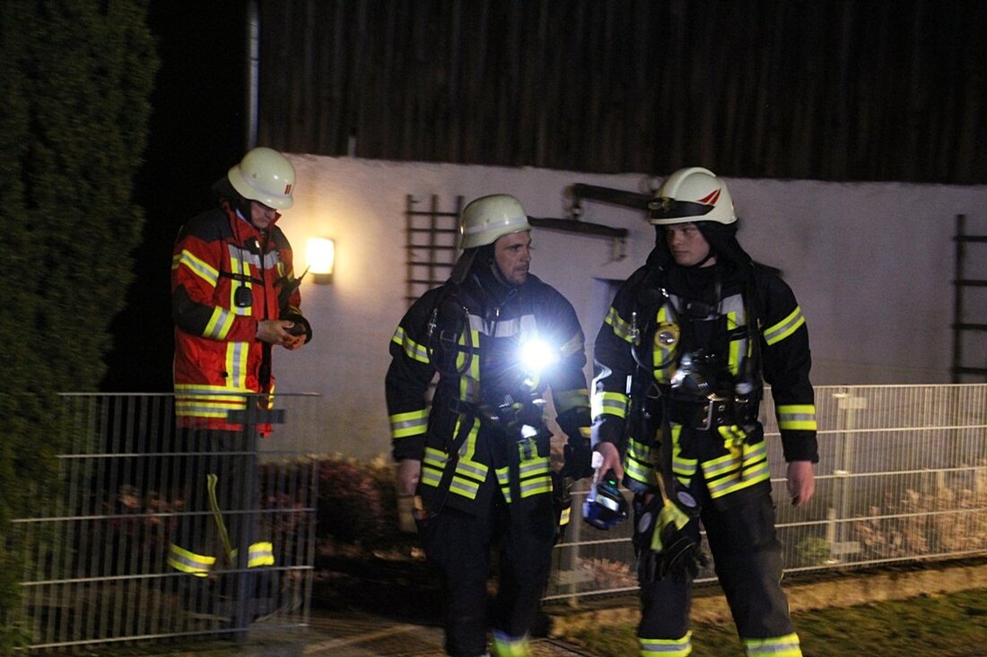 Speinshart. Eigentlich saß die Feuerwehr Speinshart gerade für die Jahreshauptversammlung zusammen, doch als der Alarm losging – noch dazu im Wohnort von Vorsitzendem Stefan Schedl – stürmten die Einsatzkräfte mit [&hellip;]