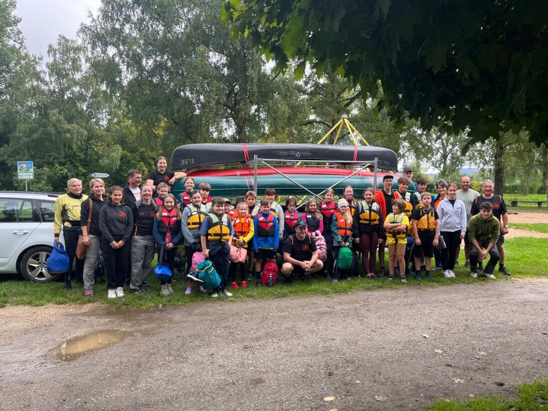 Weiden. Weiden. Am ersten Ferientag startete der Stadtjugendring mit einem spritzigen Abenteuer in die Sommerferien: Eine Kanufahrt auf der idyllischen Naab stand auf dem Programm. 