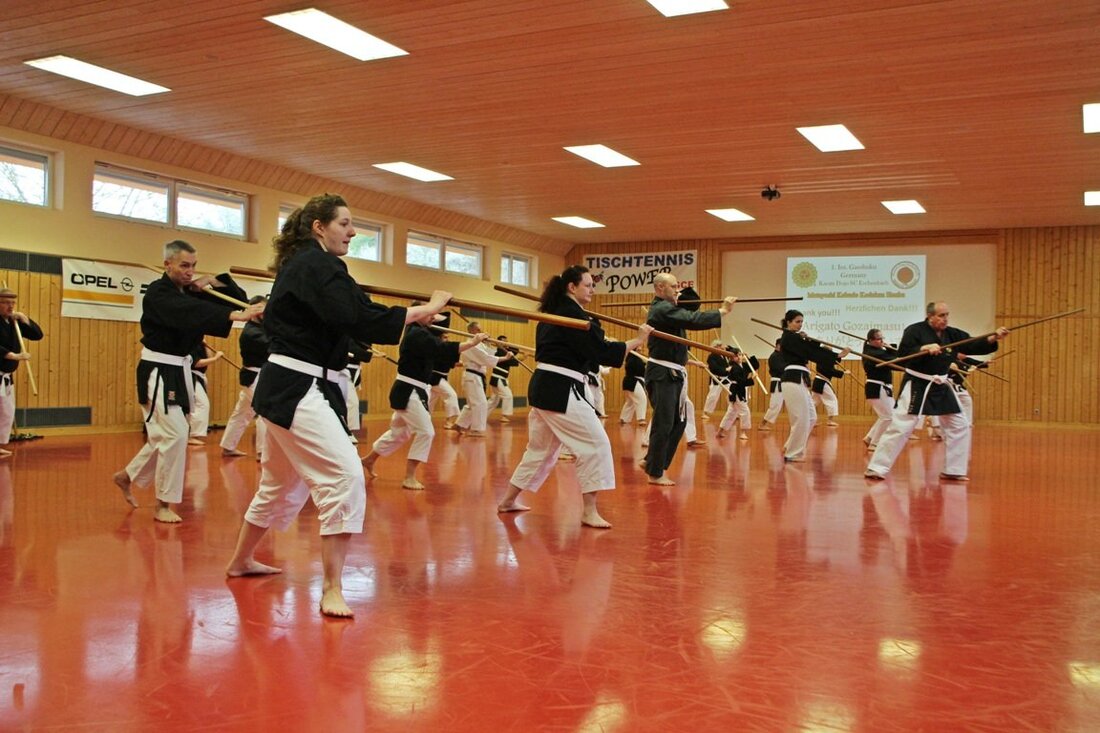 Eschenbach. Es war eine Premiere. Zum ersten Mal gab der ranghöchste Karate-Trainer der Stilrichtung Matayoshi einen Lehrgang in Deutschland. Dazu waren auch viele internationale Gäste zum SC Eschenbach gereist. Von Jürgen [&hellip;]