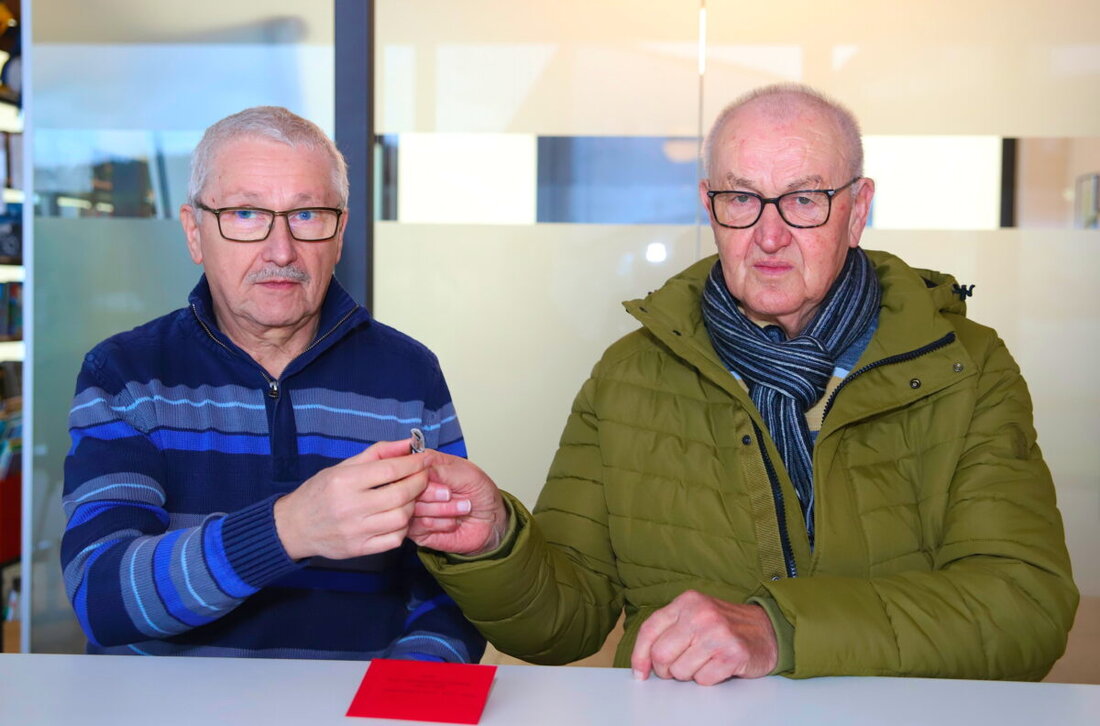 Kohlberg. Karl Prösl hat die Kirchenbücher von Kohlberg von 1663 bis 1896 transkribiert, was eine wertvolle Ressource für Familien- und Ahnenforschung darstellt. Die Daten, u.a. über Geburten, Heiraten und Todesfälle, sind nun auf rund 600 Seiten für die Öffentlichkeit zugänglich.