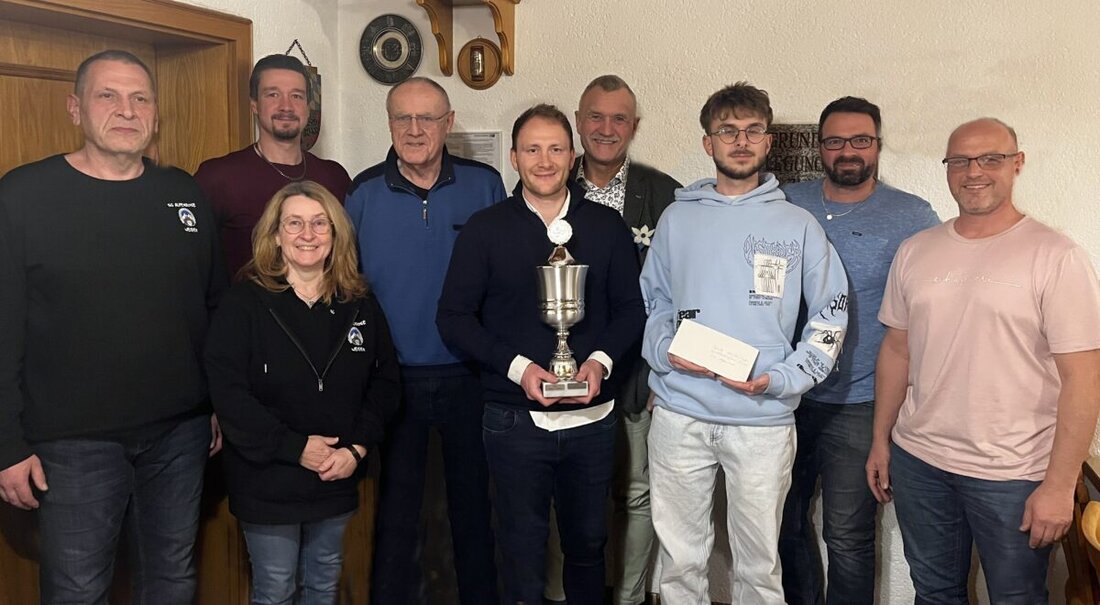 Weiden. Das Vereinskartell Weiden West trug zum 43. Mal sein Kartellschießen auf der Schießanlage der Alpenrose aus. 