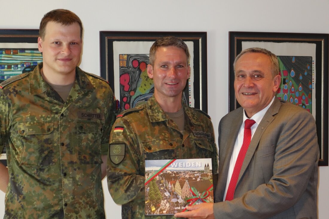 Weiden. In der Weidener Kaserne gibt es ein neues Gesicht: Major Frank Bergemann ist der neue stellvertretender Bataillonskommandeur.  Oberbürgermeister Kurt Seggewiß empfing den neuen stellvertretenden Bataillonskommandeur Major Frank Bergemann zusammen [&hellip;]