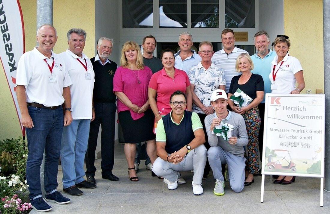 Waldsassen. Besten Golfsport auf einem perfekt gepflegten Green lieferten die 74 begeisterten Teilnehmer des diesjährigen Kassecker-Stowasser Touristik-Golfcups ab. Bereits im elften Jahr stattfindend, mausert sich das Turnier langsam, aber sicher [&hellip;]