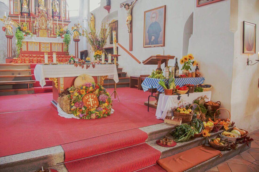 Kastl. Das traditionelle Erntedankfest mit Festzug erinnerte an den Zusammenhalt in schweren Zeiten und wird am 12.-14. September 2025 wieder gefeiert.