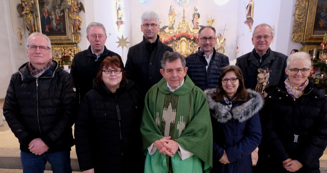 Katholische Pfarrei Floß. Neue Kirchenverwaltungsmitglieder wurden am zweiten Sonntag im Jahreskreis eingeführt und für verschiedene Bereiche Aufgaben verteilt.