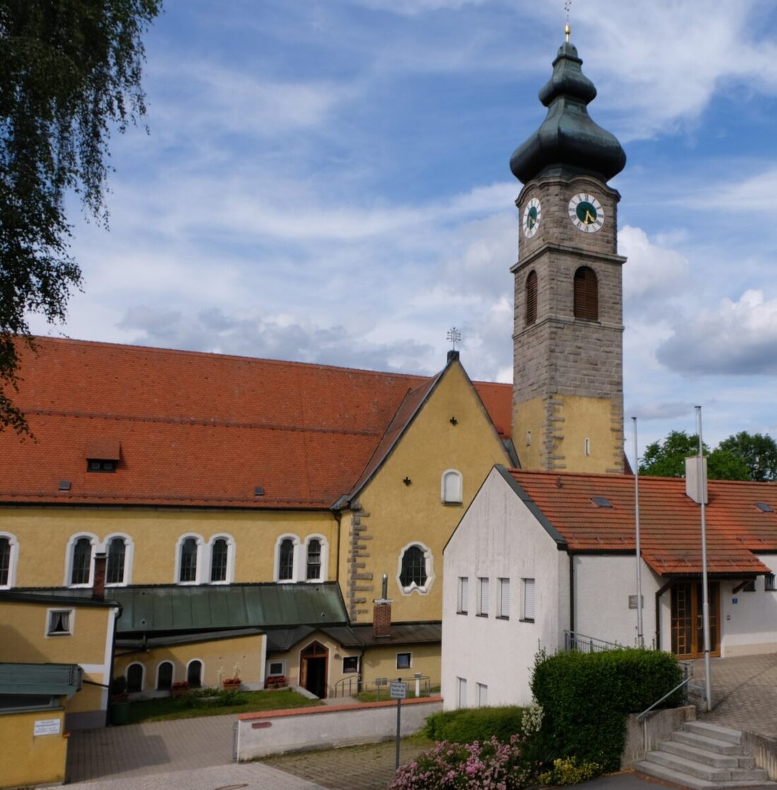 Floß/Warle. In den Pfarreien Wolfenbüttel und Floß laufen die letzten Vorbereitungen für den Trauergottesdienst für André Gleißner, neunjähriges Opfer der Magdeburger Amokfahrt. Parallel dazu läuft die Aufarbeitung - mit erschreckenden Erkenntnissen.