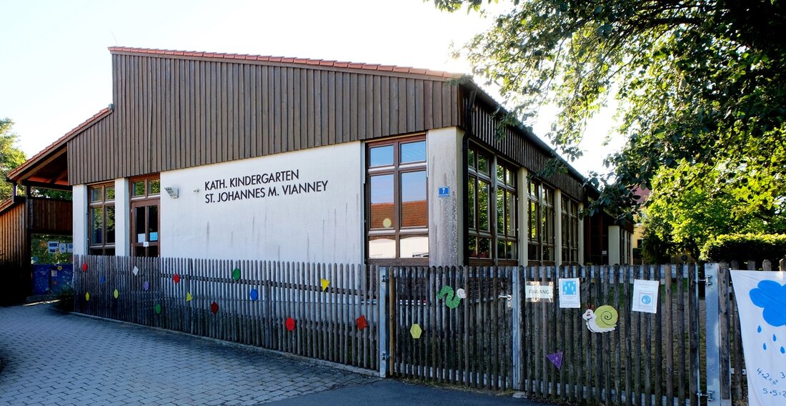 Floß. Heftige Kritik des Marktrates muss sich die Caritas-Geschäftsstelle in Regensburg gefallen lassen. Deren Betriebskostenabrechnung für den Kindergarten sei nicht korrekt und der Haushaltsplan werde regelmäßig viel zu spät vorgelegt. [&hellip;]