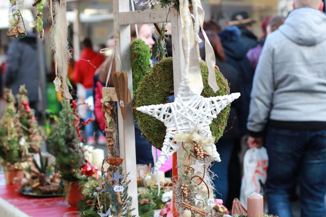 Weiden. Wenn bald die Christkindlmärkte starten und die ersten Weihnachtslieder erklingen, dann läuft der Weihnachtscountdown. Für all diejenigen, die bereits auf Geschenksuche sind, gibt’s am Sonntag die Möglichkeit zum Einkaufen [&hellip;]