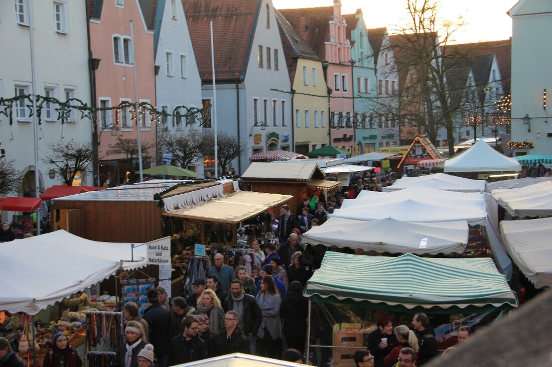 Weiden. Shoppen am Sonntag – das geht nicht nur online, sondern auch in Weiden beim Kathreinmarkt. Wie üblich ist deshalb der Altstadtbereich für den Fahrverkehr gesperrt, wie die Stadt Weiden [&hellip;]