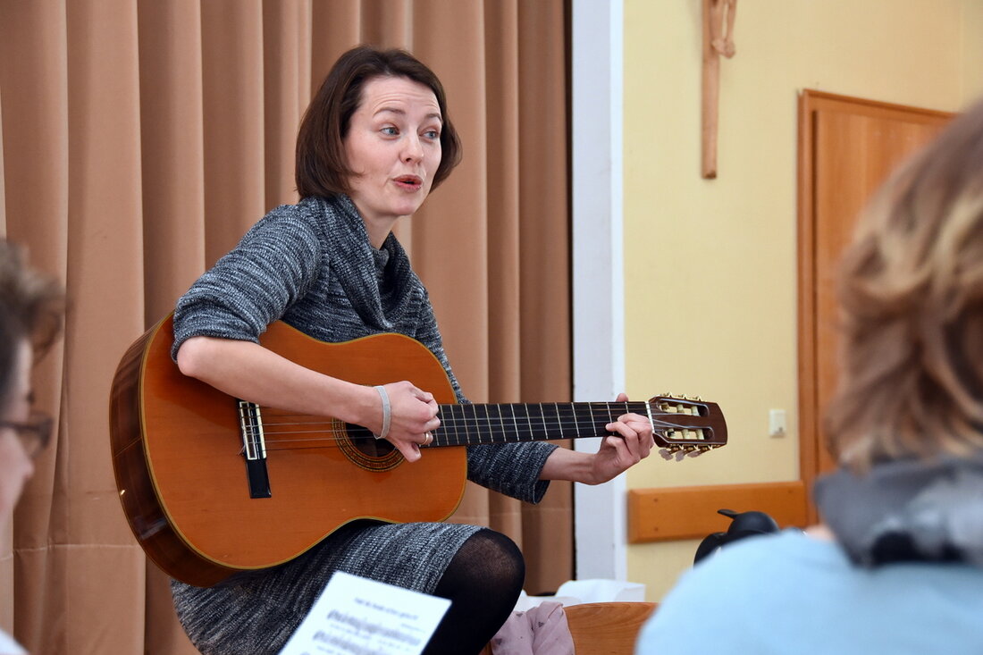 Bärnau. „Eigentlich müssten alle aus dem Häuschen sein“, sagt Kathrin Karban-Völkl beim Frauenfrühstück des Rings Junger Landfrauen. Warum? „Vielleicht weil der Winter da ist?”, meint eine Teilnehmerin. “Weil wir da [&hellip;]
