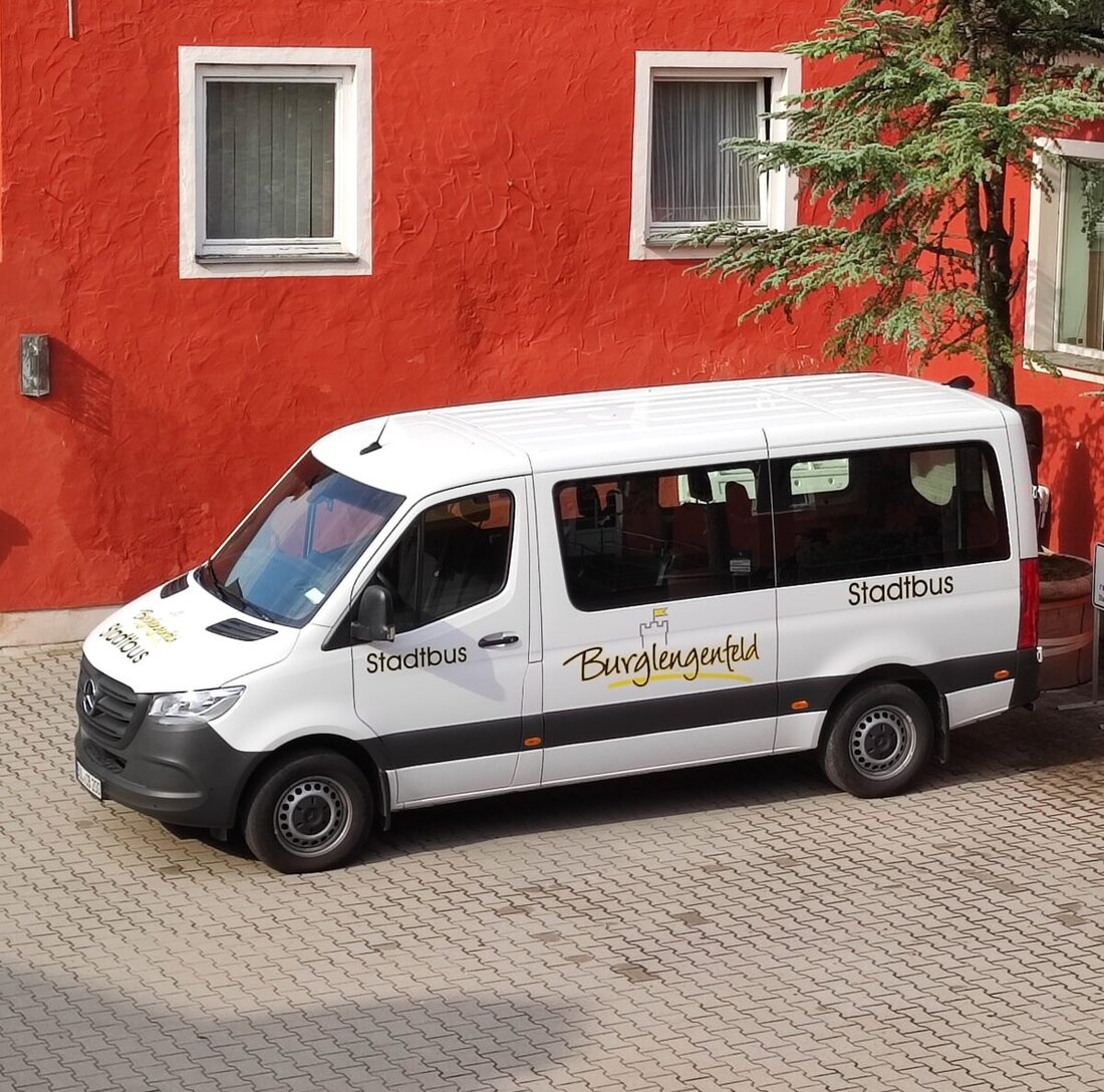 Burglengenfeld. Am Freitag, 5. September, entfällt der Stadtbusverkehr in Burglengenfeld aufgrund eines Betriebsausflugs. Betroffen sind sämtliche Linien und Fahrten des Stadtbusnetzes im Stadtgebiet.