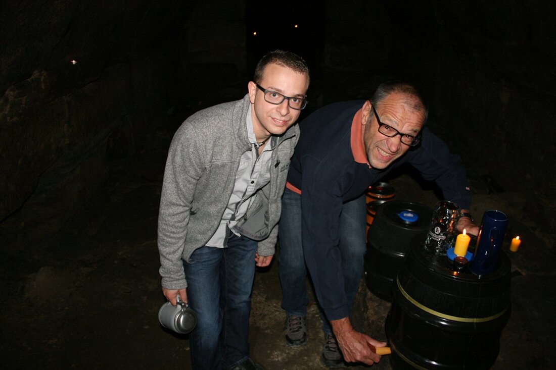 Eschenbach. Bierkrug, festes Schuhwerk, Taschenlampe und Jacke ist alles, was ihr zur Kellerbegehung in Eschenbach einpacken müsst. Ihr wolltet schon immer wissen, wie es in einem Felsenkeller aussieht? Wie er entstanden ist [&hellip;]