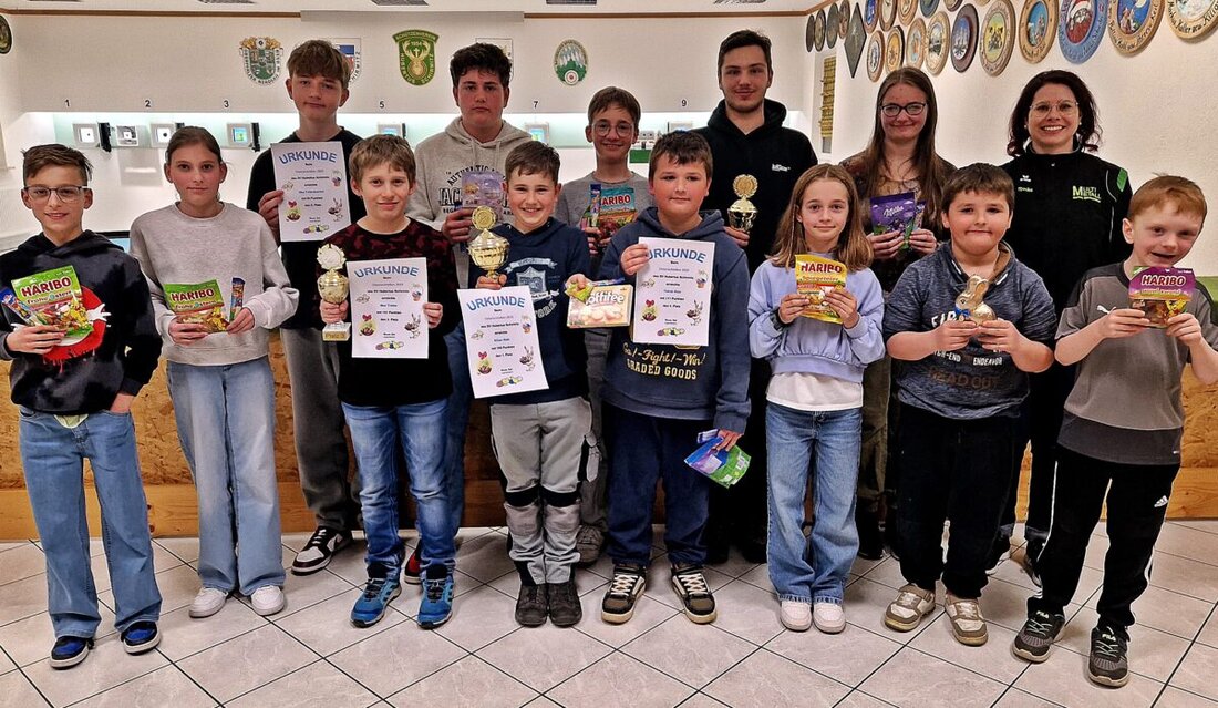 Schirmitz. Kilian Robl gewinnt mit 195 Punkten das Osterschießen des SV Hubertus Schirmitz, Leonard Ruff und Max Tretter folgen auf den Plätzen. Alle Teilnehmer, insgesamt 15 Schützen, erhielten zur Belohnung Osterhasen und weitere Süßigkeiten.