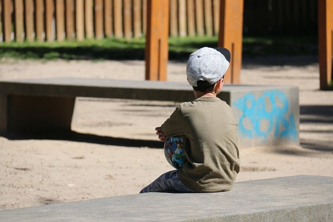 Luhe-Wildenau. Der Horror aller Eltern und Kinder: Der kleine Dennis erlebte heute auf einer Raststätte sein ganz eigenes Abenteuer, als seine Eltern ihn dort vergaßen. Die Tour bei der Polizei aber vertrieb bei dem Grundschüler alle Sorgen.