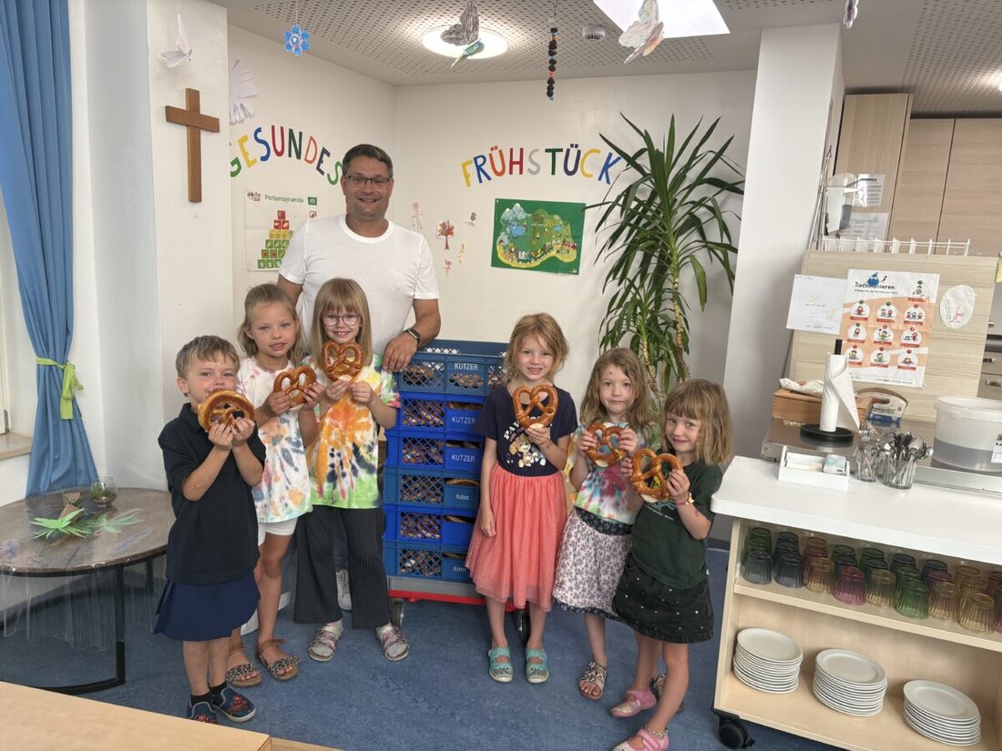 Weiden. Die Kinder der Kita St. Michael haben bei der 13. Ausgabe des Kita-Wettbewerbs des Handwerks den Bauhof erkundet, Berufe ausprobiert und bekamen als Dank von HWK-Chef Alexander Stahl ein Brezn-Frühstück.